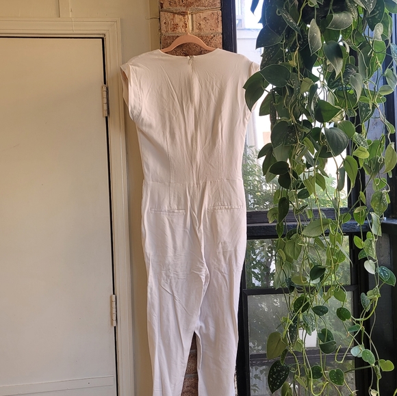 Theory silk jumpsuit size 10 fits like 8 - Picture 10 of 13